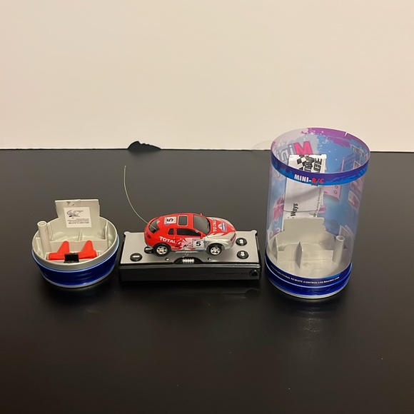 Mini Racer RC Car - Picture 4 of 7